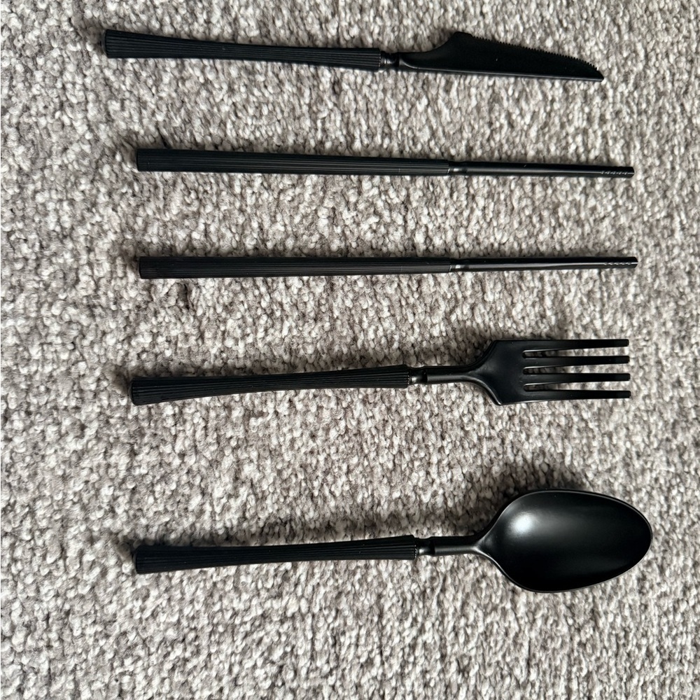SHEIN Elegant Black Travel Dining Set with Chopsticks - Picture 3 of 5